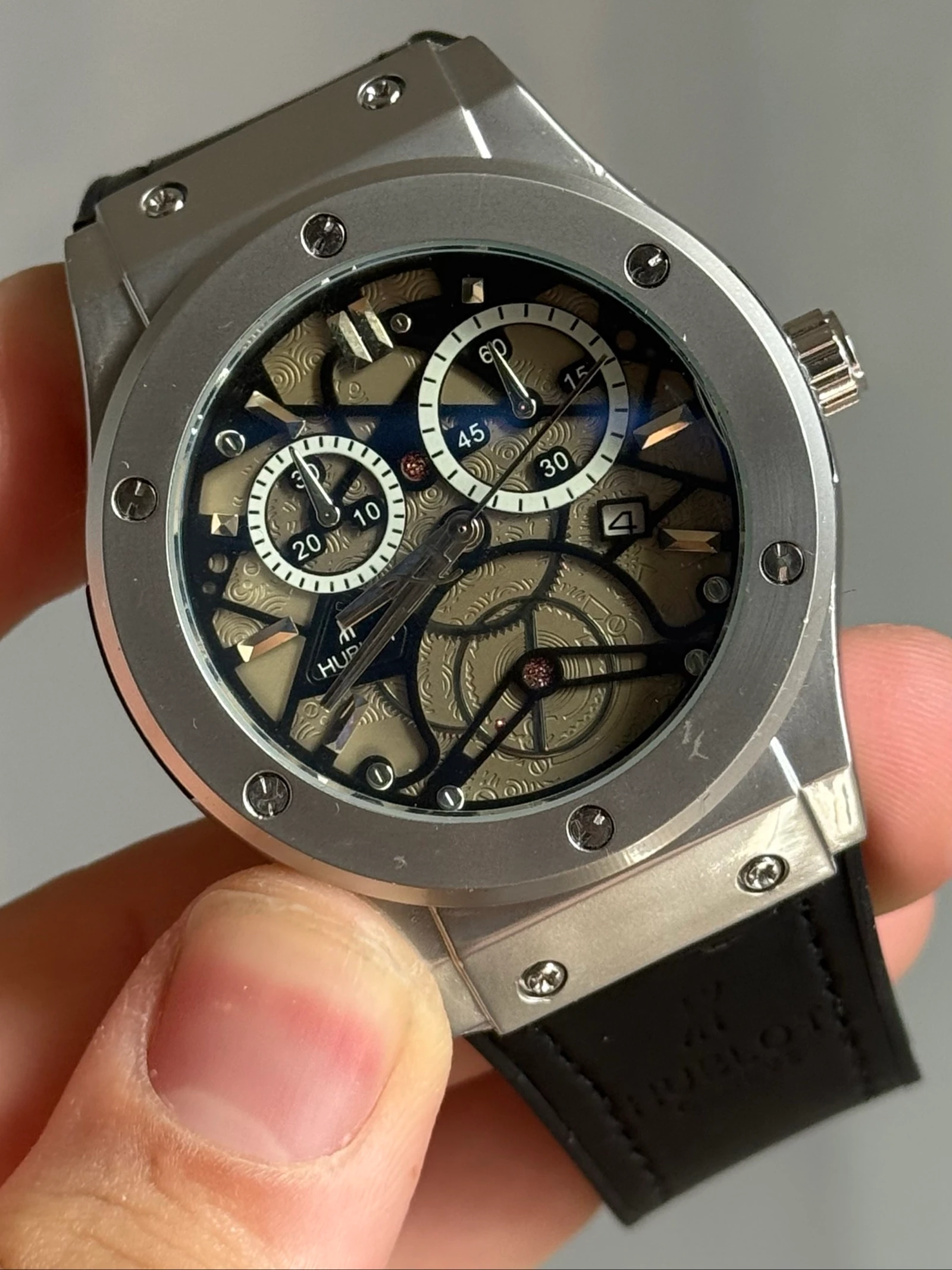 Montre gris homme 